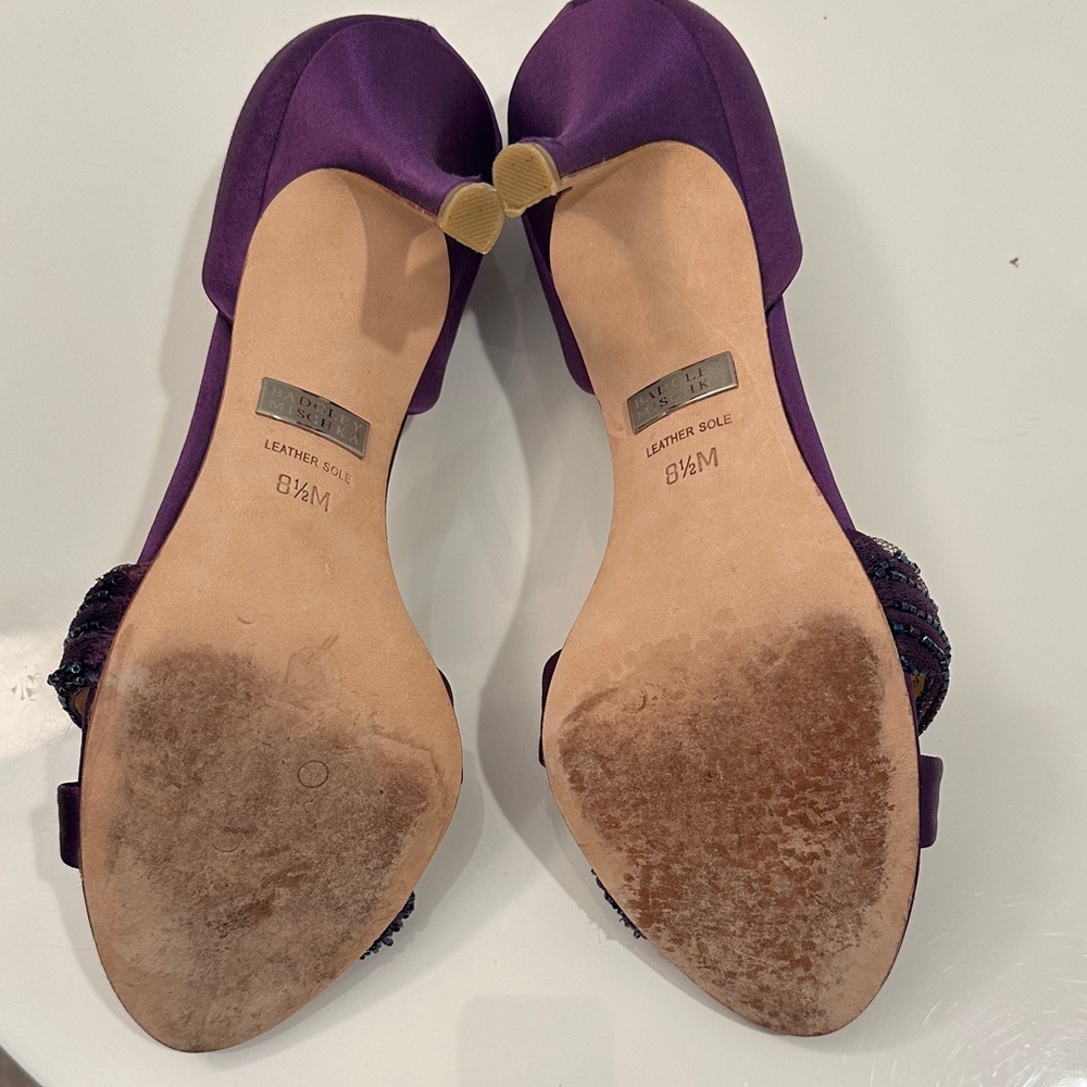 Badgley Mischka River Open Toe Beaded Knot Pumps, color: Plum, Size 8.5 - Picture 11 of 15